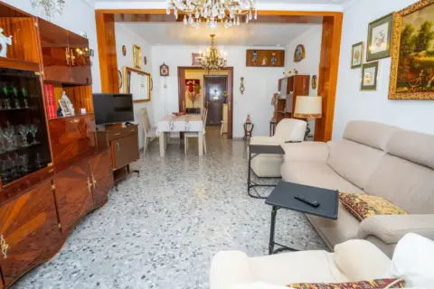 Piso en Avenida