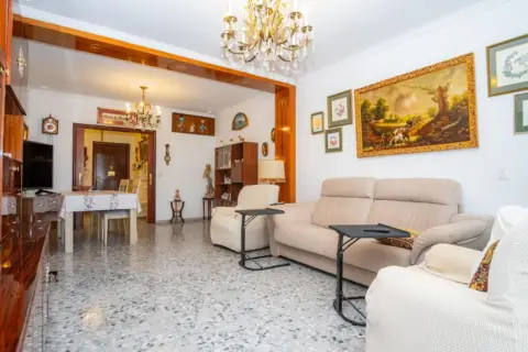 Piso en Avenida