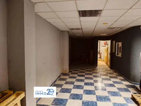Local comercial en Avda Cami Nou