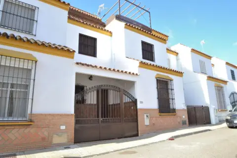 Casa en calle de Manuel de Falla, 49