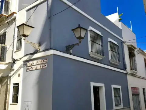Casa adosada en calle Cruz de la Tinaja
