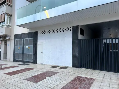 Local comercial en calle del Doctor Miguel Díaz Recio