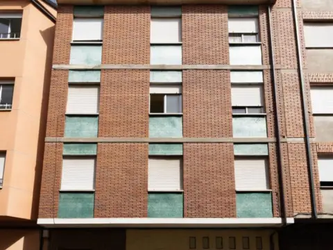 Edificio en Avenida de Nicomedes Martín Mateos, 32