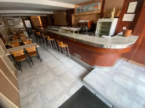 Local comercial en calle de Parra