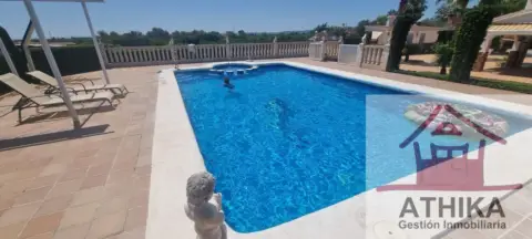 Chalet en La Presa - Collado - La Malla