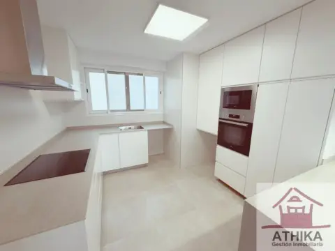 Piso en Metro Manises