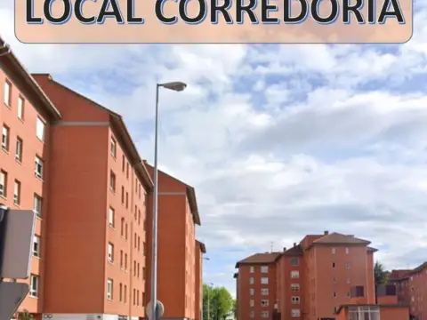 Local comercial en Plaza Fuente la Braña