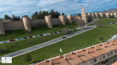 Casa adosada en calle de Santa María de la Cabeza, 5