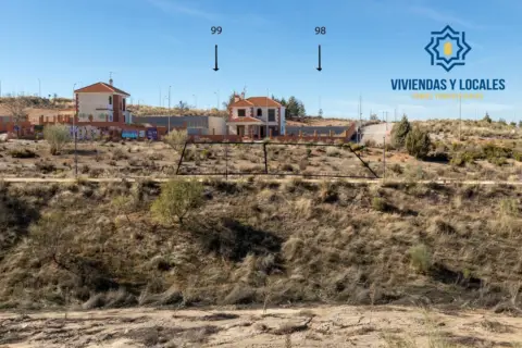Terreno en calle Abelia