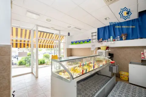 Local comercial en calle Gabriel Mistral, nº 2
