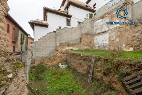 Terreno en calle Alta de Cartuja, 8