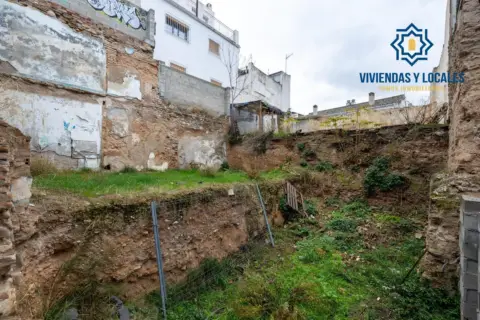 Terreno en calle Alta de Cartuja, 8