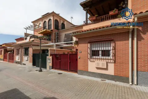 Casa adosada en La Chana
