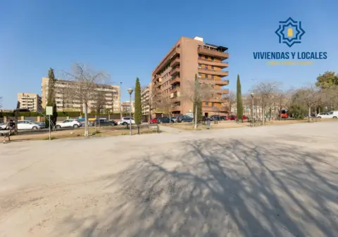 Piso en calle Mecina-Bombarón