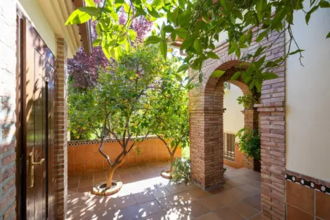 Chalet en calle de Carmen Martín Gaite
