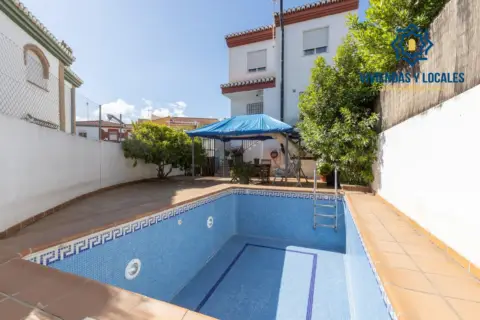 Casa pareada en calle de Fátima