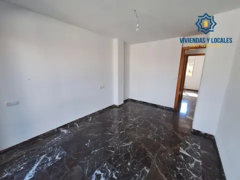 Piso en Avenida de los Ogijares