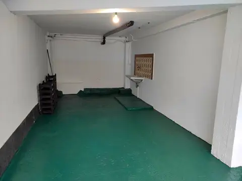 Garage in Herrera Pasealekua