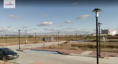 Terreno en calle Calderón