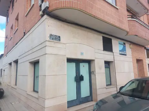 Local comercial en Villaverde de Íscar