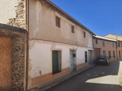 Casa en calle de los Pajarillos