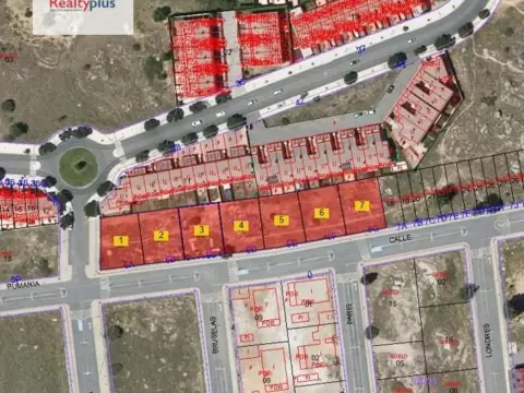 Terreno en calle de Rumanía