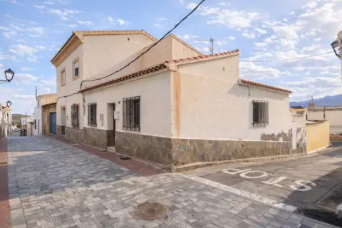 Casa pareada en calle Cervantes