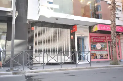 Local comercial en calle de Ramón Gallud, 59