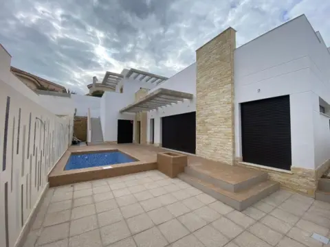Chalet en Avenida del Río Tajo, 23