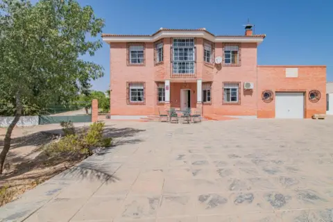 Chalet en calle Olmo