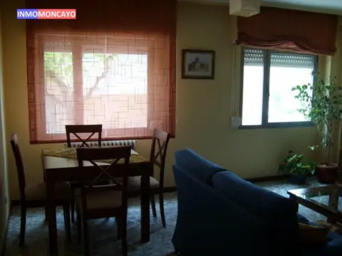 Piso en calle Cinco Villas