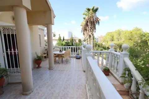 Chalet en Lomas de Campoamor-Las Ramblas