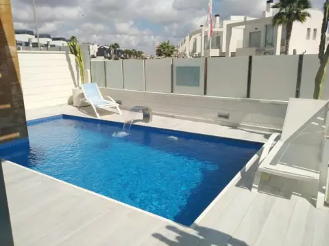 Chalet en Lomas de Cabo Roig