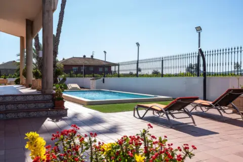 Chalet en calle Correntias Altas
