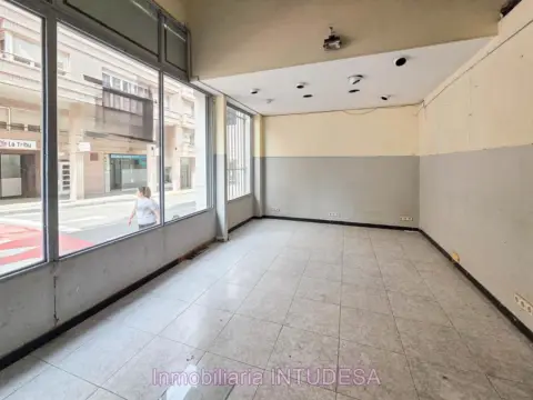 Local comercial en calle de Díaz Bravo