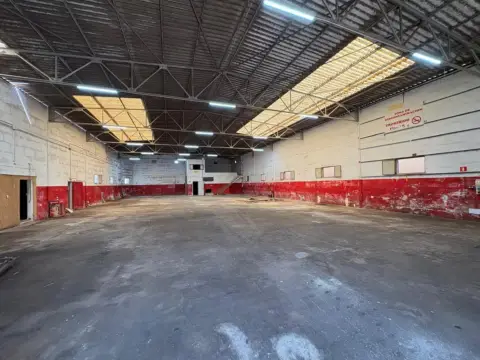 Nave industrial en Muro