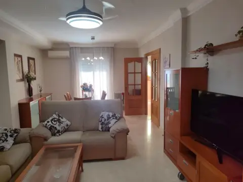 Casa adosada en Barrio de los Periodistas