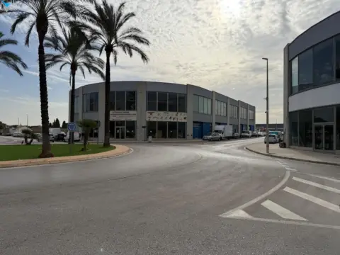 Nave industrial en Poligono del Aeropuerto