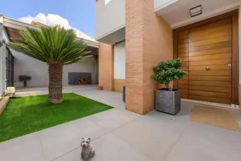 Casa pareada en calle Verdejo