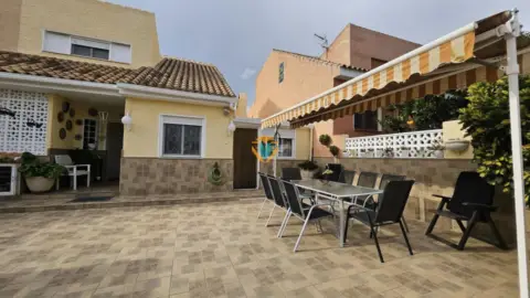 Casa pareada en Urbanización Kristal