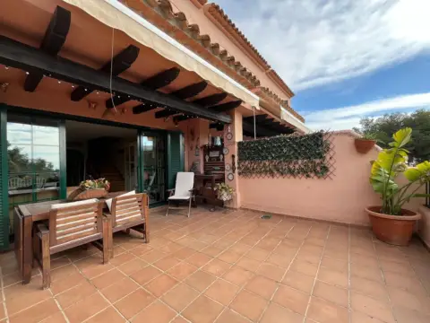 Casa adosada en Sierra Cortina