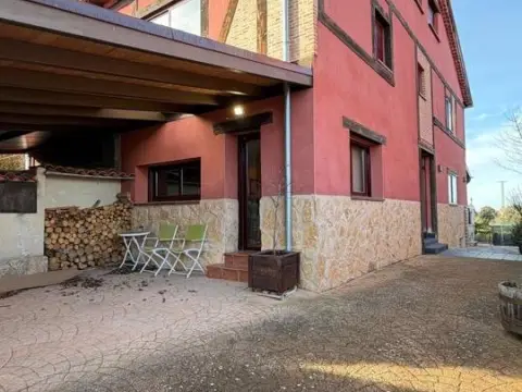 Chalet en calle del Río de La Acebeda