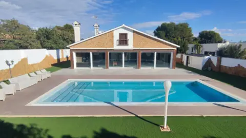 Chalet en Carrer Anhidrita
