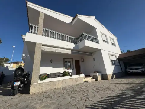 Chalet en Colonia San Miguel