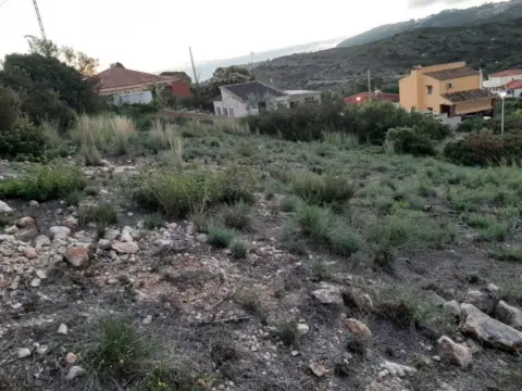 Terreno en calle de Almería