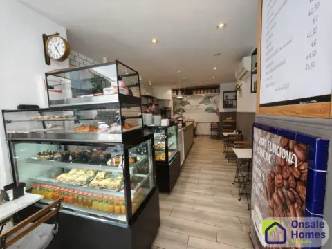 Local comercial en Avenida del Mar