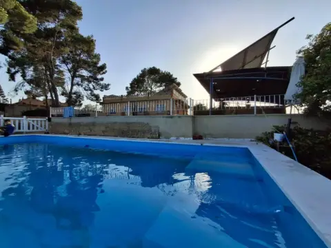 Chalet en calle la Parra