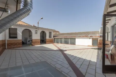 Casa en Carrera de la Virgen, 130