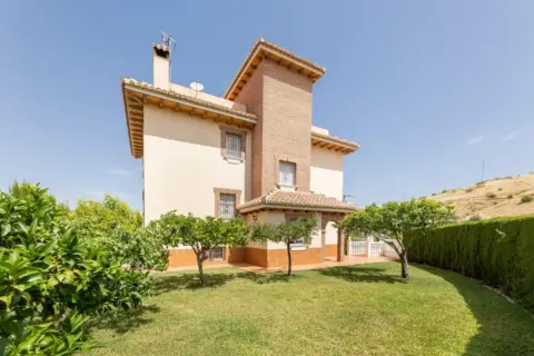 Chalet en Huétor Vega