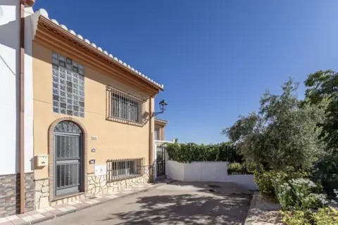 Casa en Jatar